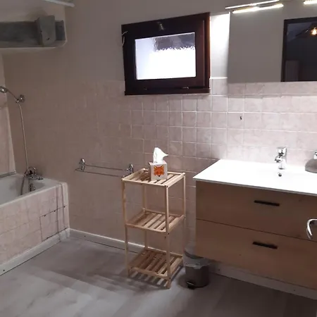 Au Moulin Du Comte - En