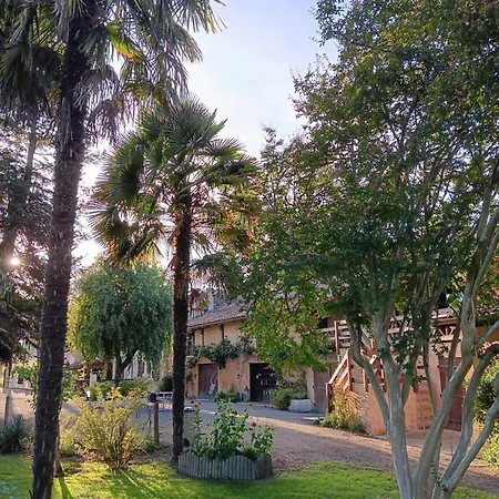 Au Moulin Du Comte - En