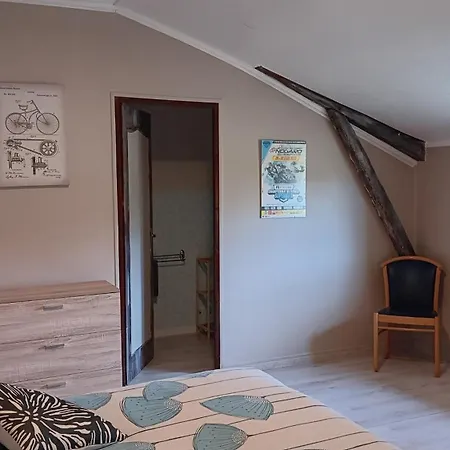 Au Moulin Du Comte - En *