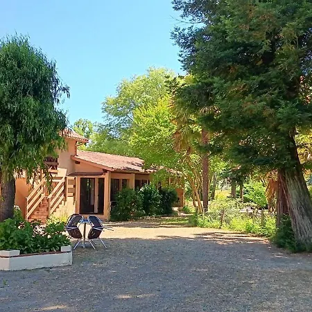 Au Moulin Du Comte - En