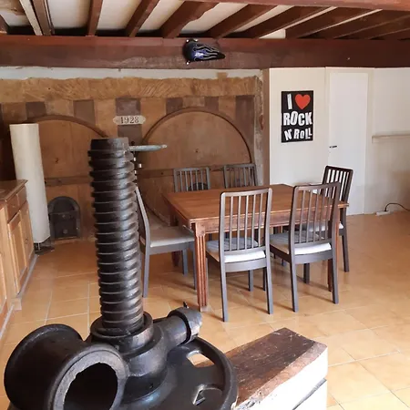 Au Moulin Du Comte Holiday home *