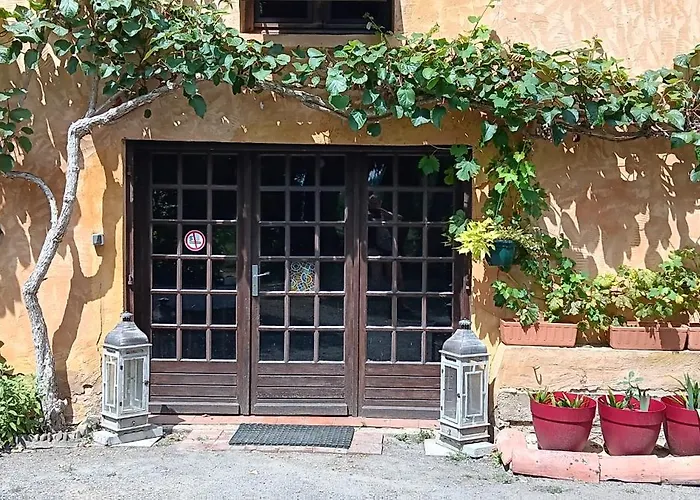 Au Moulin Du Comte - En