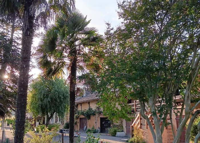 Au Moulin Du Comte - En