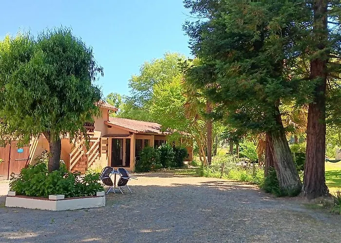 Au Moulin Du Comte - En